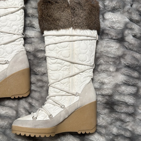 Coach rabbit fur boots from ITALY 🇮🇹 size 9 - Picture 3 of 9